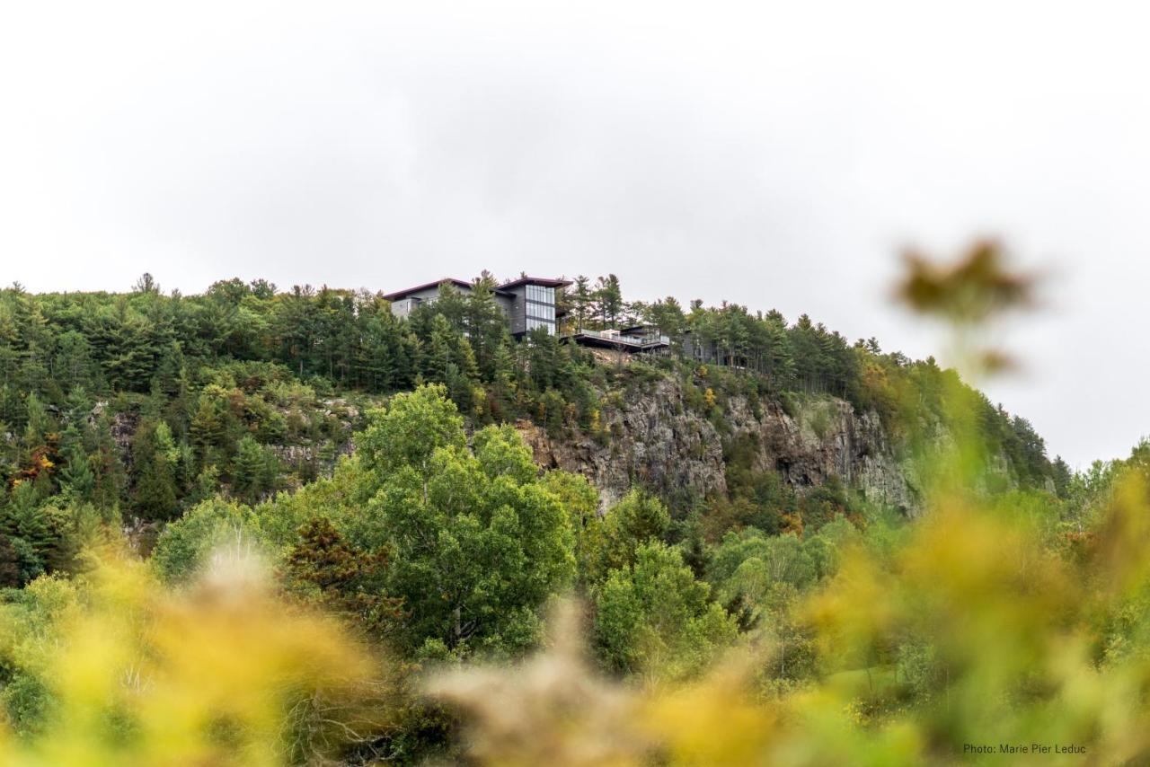 Auberge De La Montagne Coupee Saint Jean De Matha Exteriör bild