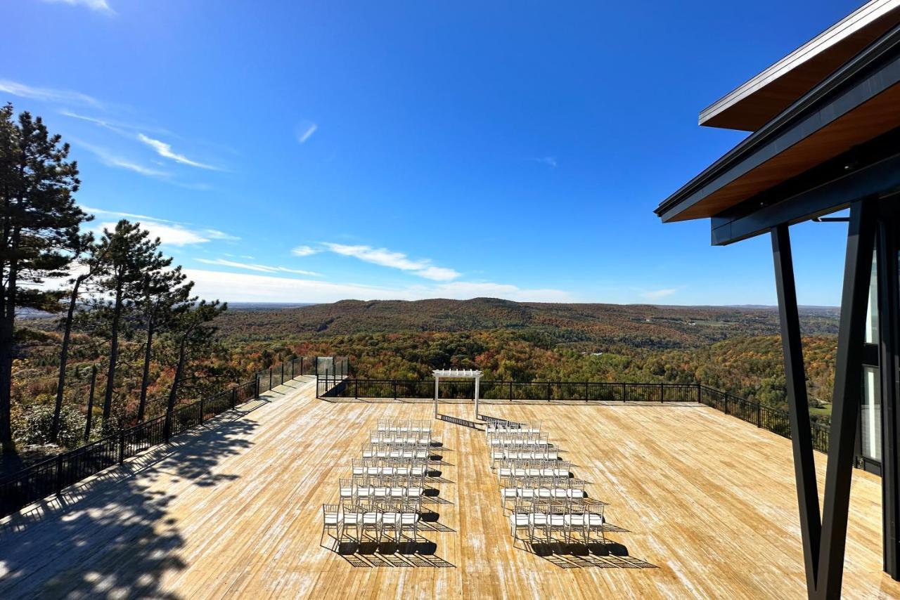 Auberge De La Montagne Coupee Saint Jean De Matha Exteriör bild